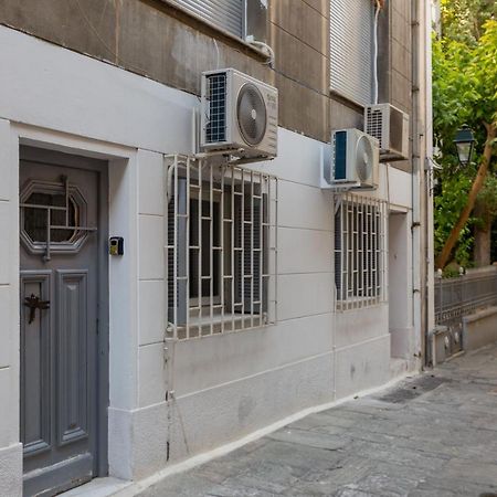 Central Apartment In The Heart Of Historic Center Athena Bagian luar foto