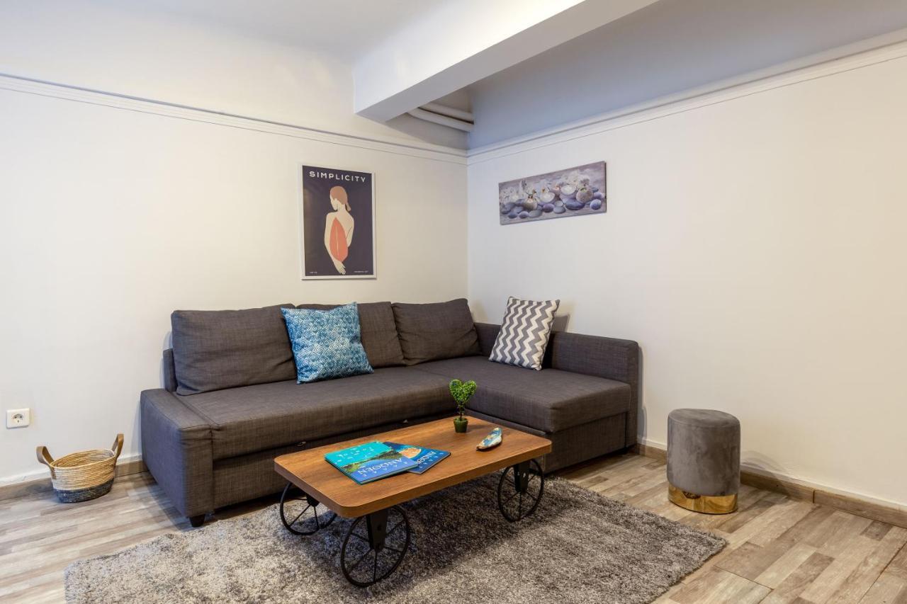 Central Apartment In The Heart Of Historic Center Athena Bagian luar foto